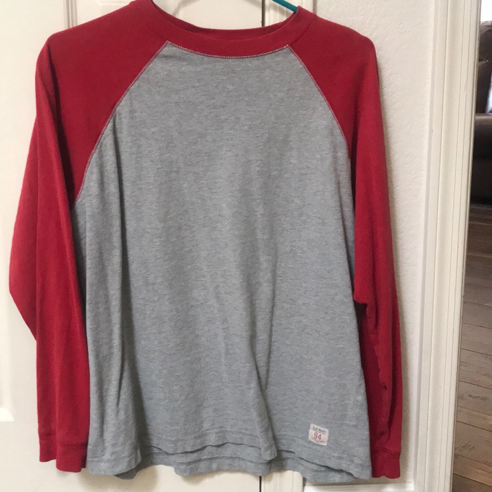 - Boys XL Old Navy raglan baseball shirt.  Nice.